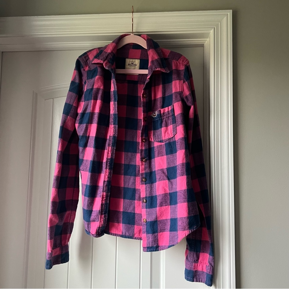 Hollister XS Pink and Navy Blue Plaid Button Down Shirt